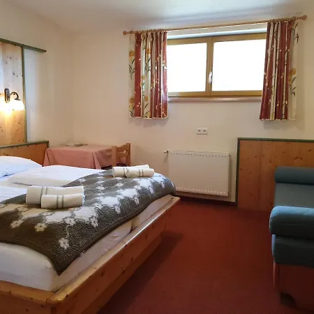 Tuerlwand מלון 3*